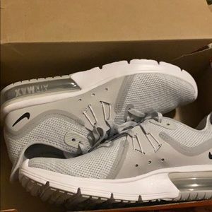 Nike Air max sequent 3, NEW IN BOX, size 6.5